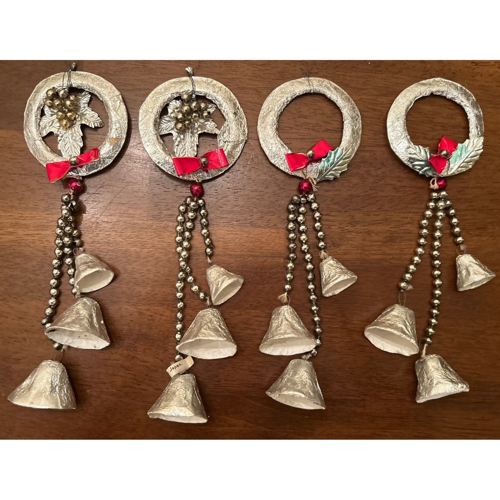 Vintage Set of 4 Christmas Wreath Mercury Beads Bells‎